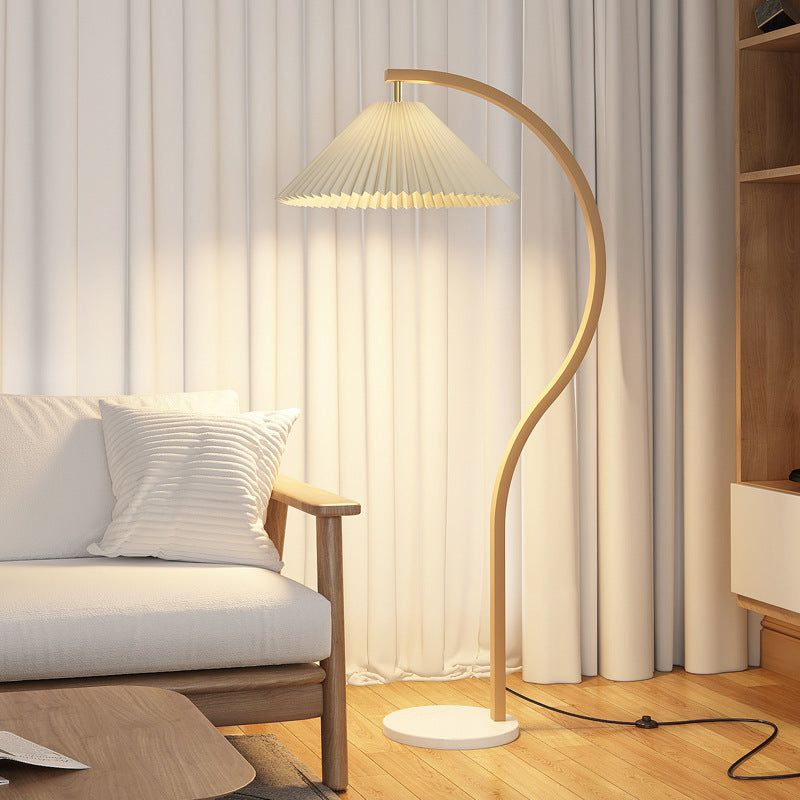 Traditional Style Floor Lamp